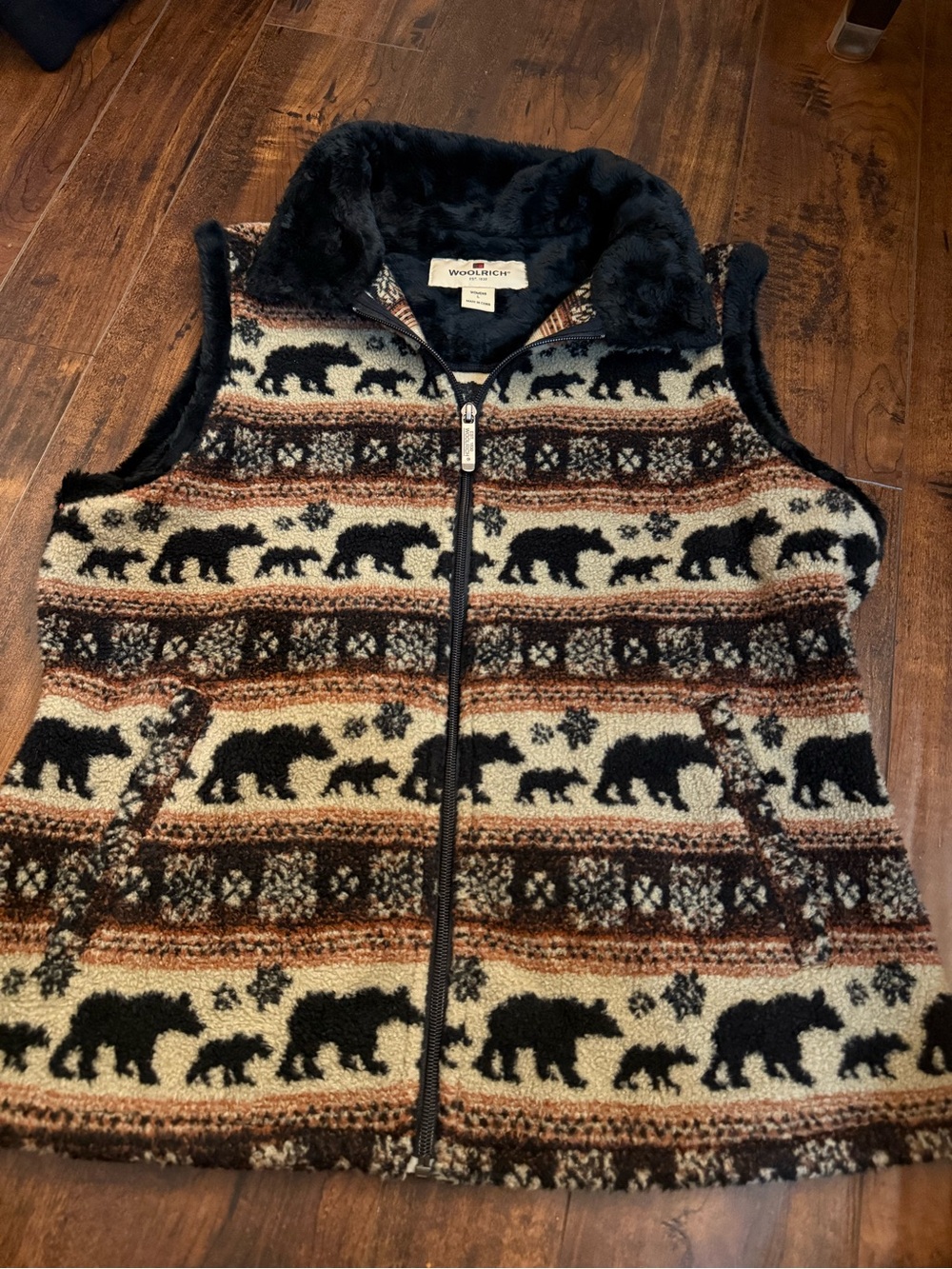 Woolrich Womens Fuzzy Faux Fur Fleece Size Large Zip Up Bears Nordic Geometric